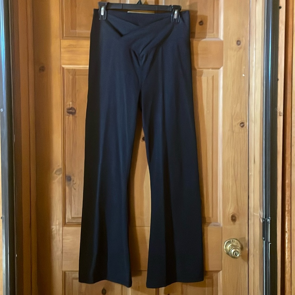 NWOT VS PINK size Large flare leg yoga pants